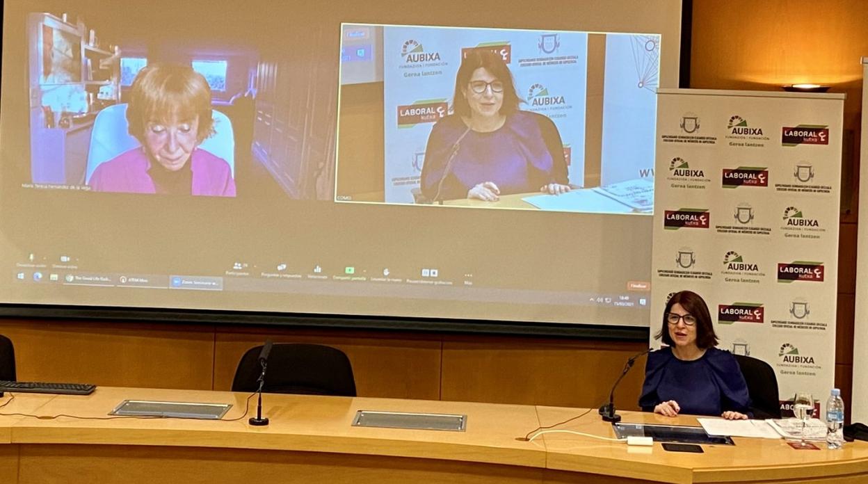 Lourdes Pérez, subdirectora de DV, y Mª Teresa Fernández de la Vega, presidenta del Consejo de Estado.