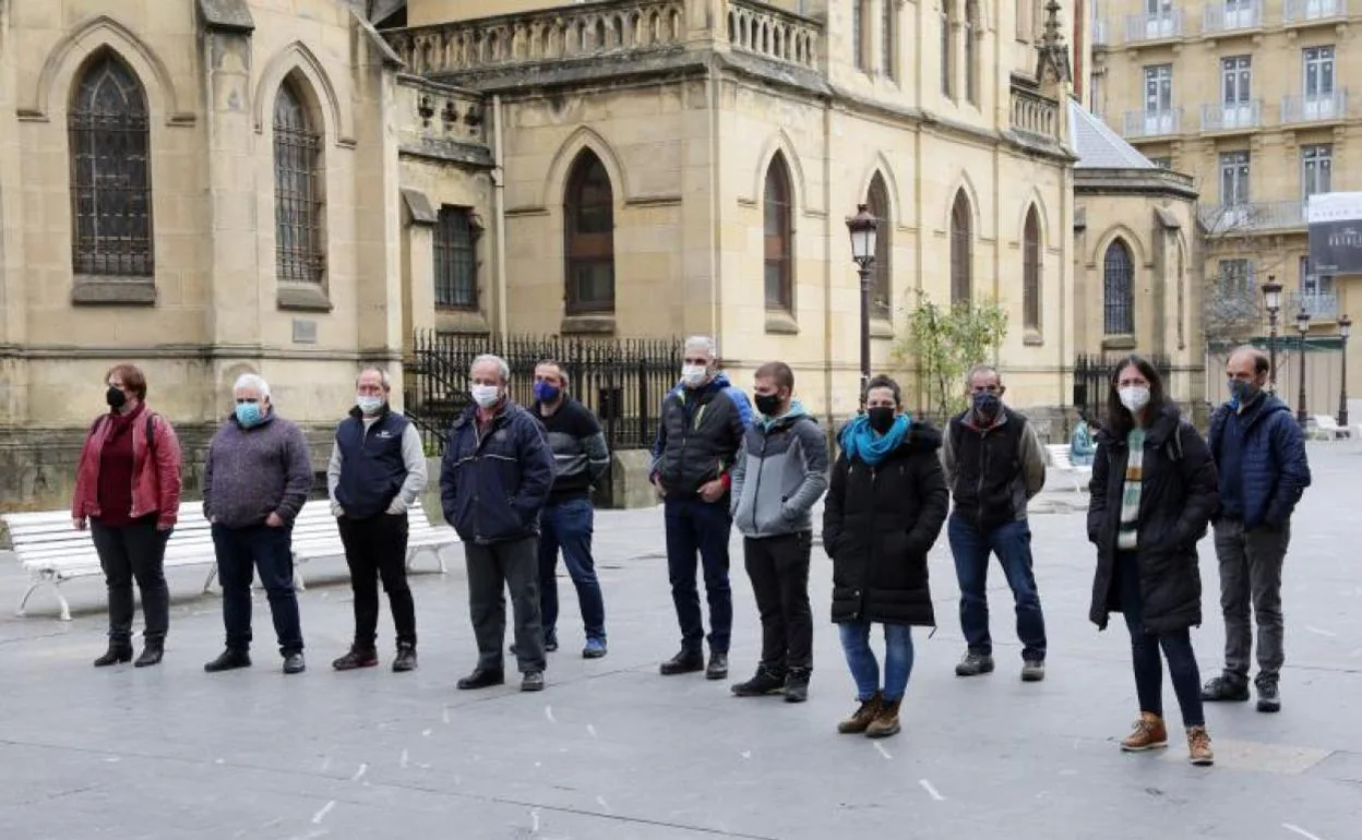 Representantes de ENBA y EHNE hoy en Donostia. 