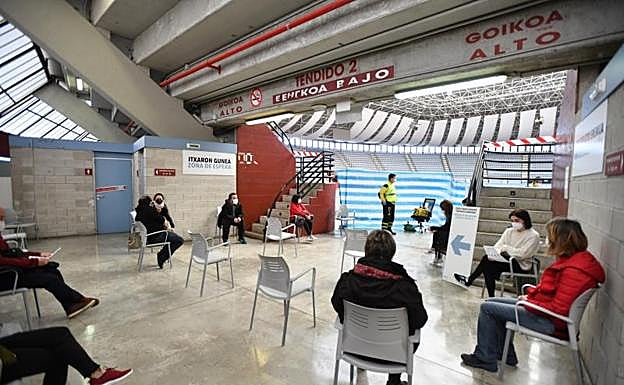 Euskadi comenzará a vacunar la semana que viene a la población general de hasta 65 años