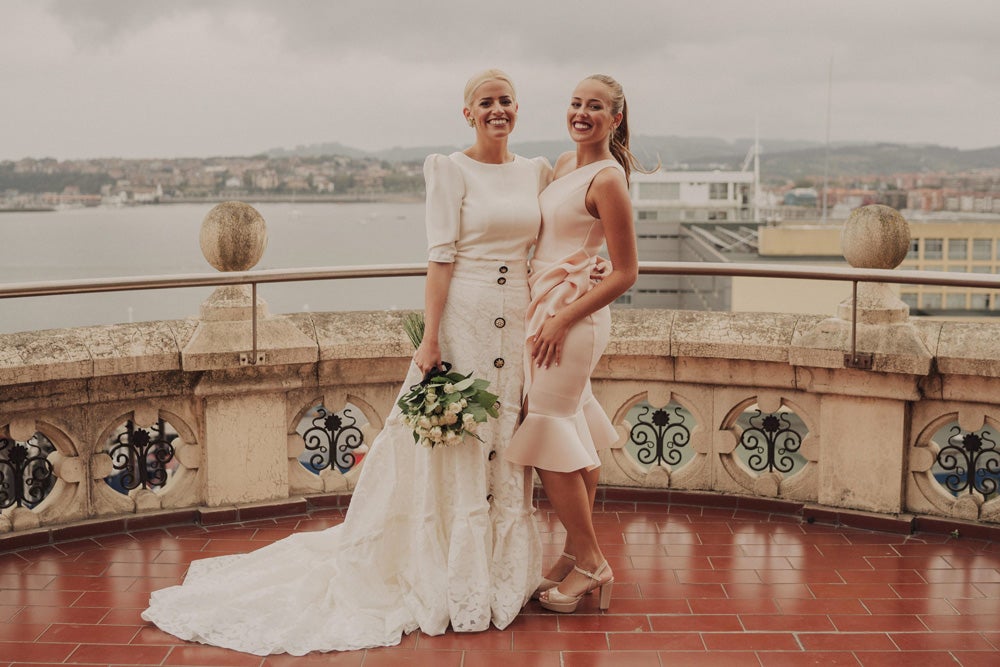 Esta vasca abogó por la practicidad de un look nupcial desmontable que se adaptaba a los distintos momentos de la celebración