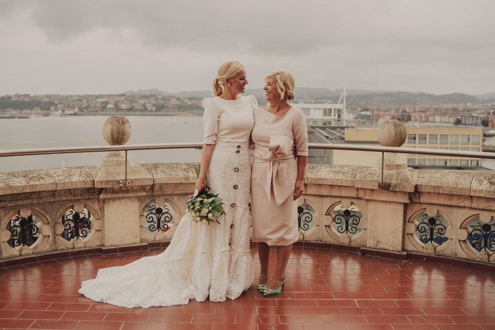 Esta vasca abogó por la practicidad de un look nupcial desmontable que se adaptaba a los distintos momentos de la celebración