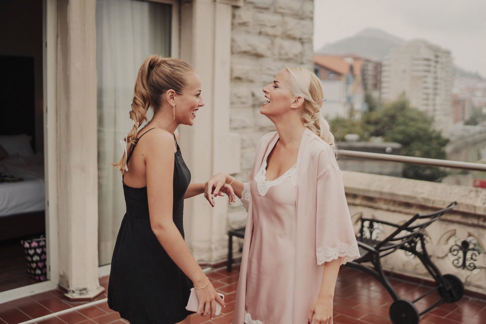 Esta vasca abogó por la practicidad de un look nupcial desmontable que se adaptaba a los distintos momentos de la celebración