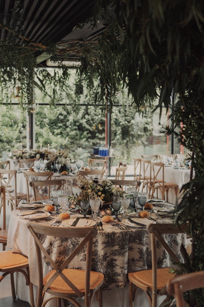 Esta vasca abogó por la practicidad de un look nupcial desmontable que se adaptaba a los distintos momentos de la celebración