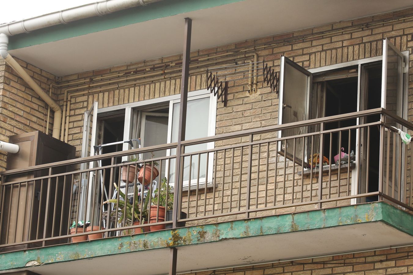 Una mujer ha fallecido y otras siete han resultado heridas en el incendio en un edificio de la calle Garro, en el barrio de Intxaurrondo