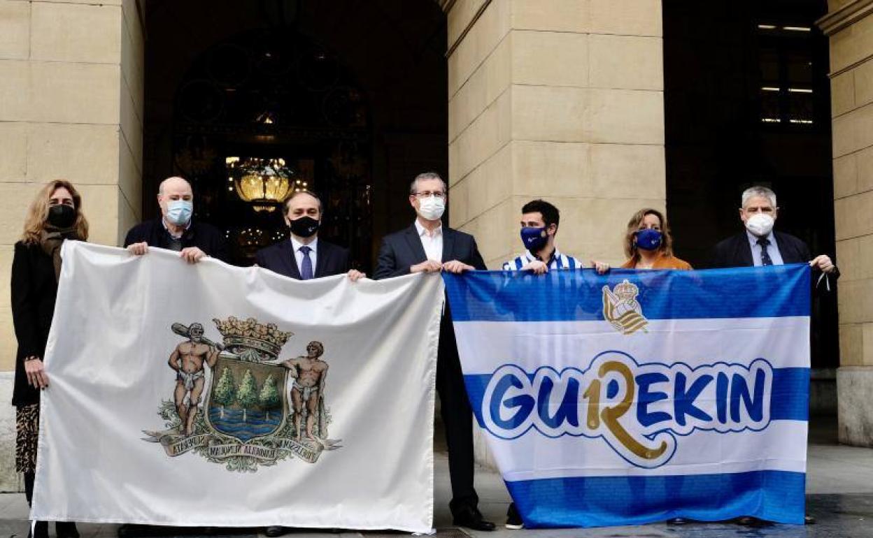 Representantes de la Diputación de Gipizkoa y de la Real Sociedad. 