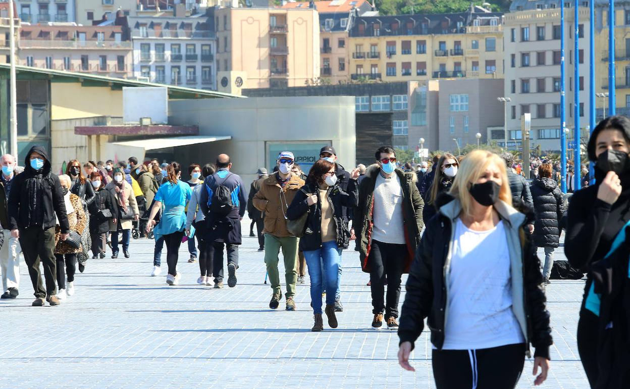 Covid contagio: Euskadi notifica esta semana 3.466 positivos, casi mil más que la anterior