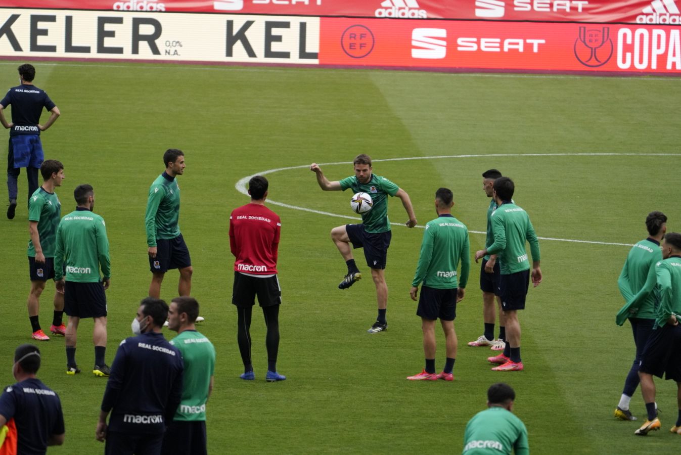 Los jugadores de Imanol Alguacil han tenido una primera toma de contacto con la sede de la final de la Copa del Rey