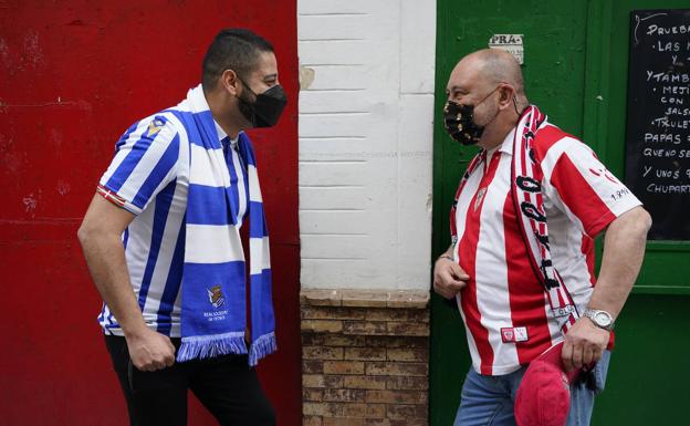 Carrasco y De la Fuente se retan ante el fondo rojo, blanco y verde.