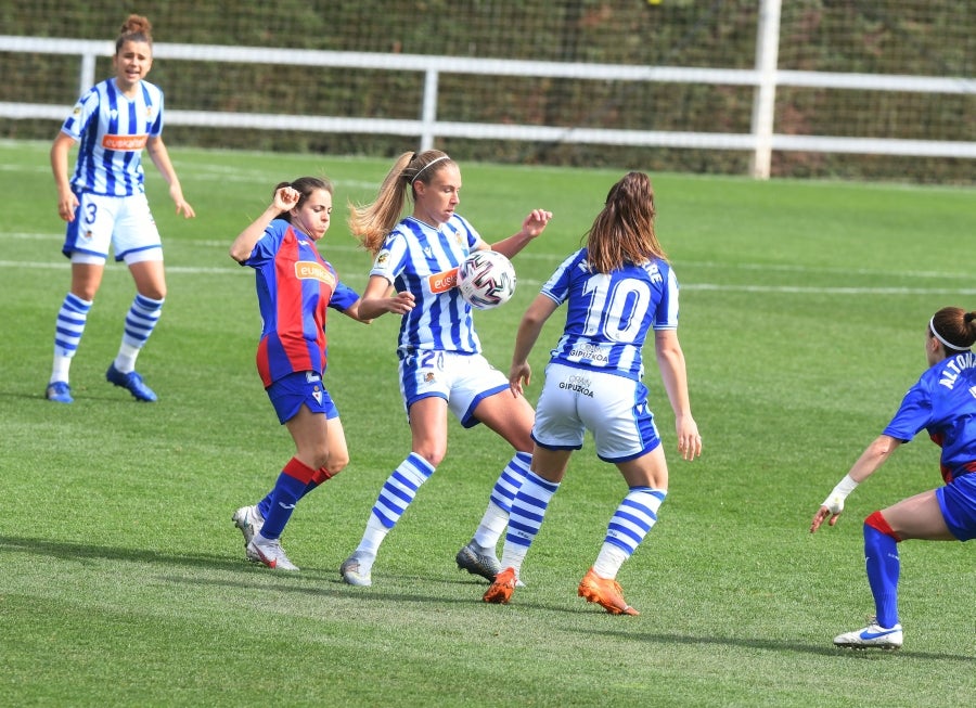 Las azulgranas han frenado la buena racha de las txuri-urdin este mediodía en Zubieta.