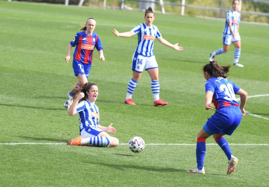Las azulgranas han frenado la buena racha de las txuri-urdin este mediodía en Zubieta.
