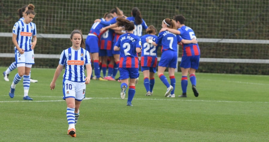 Las azulgranas han frenado la buena racha de las txuri-urdin este mediodía en Zubieta.