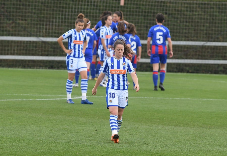 Las azulgranas han frenado la buena racha de las txuri-urdin este mediodía en Zubieta.