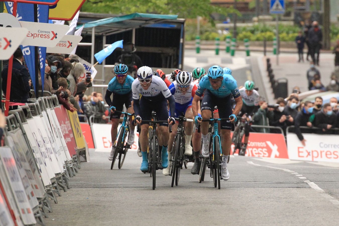 El ciclista ezkiotarra Alex Aranburu se ha llevado la segunda etapa de la Itzulia