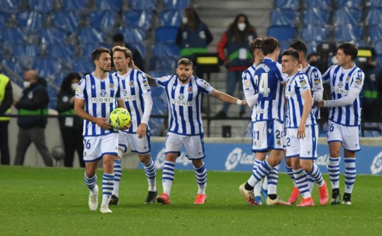 Real Sociedad - Athletic: La Real Sociedad se despereza de la resaca copera en el tramo final del partido ante el Athletic