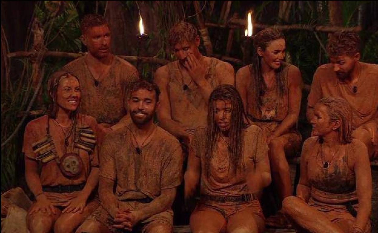 'Supervivientes' comienza con recadito de Olga Moreno a Rocío Carrasco