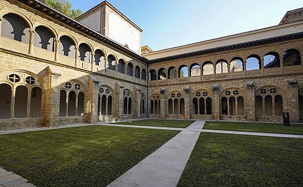 Imagen principal - El claustro del Museo de San Telmo.