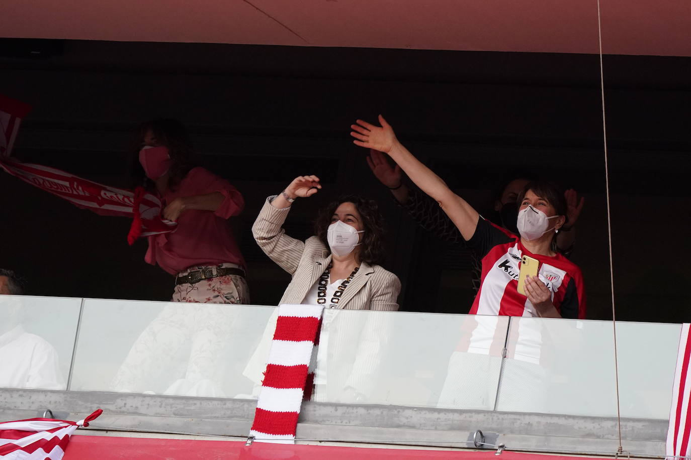 Fotos: Los familiares de los jugadores del Athletic en la Cartuja