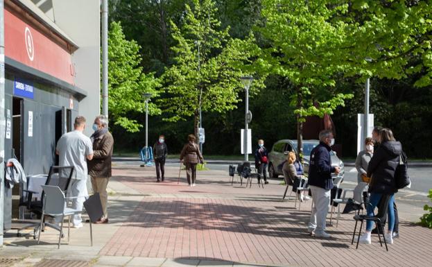 Osakidetza atribuye a la «buena respuesta ciudadana» que las citas para vacunarse «se agoten en pocas horas» 