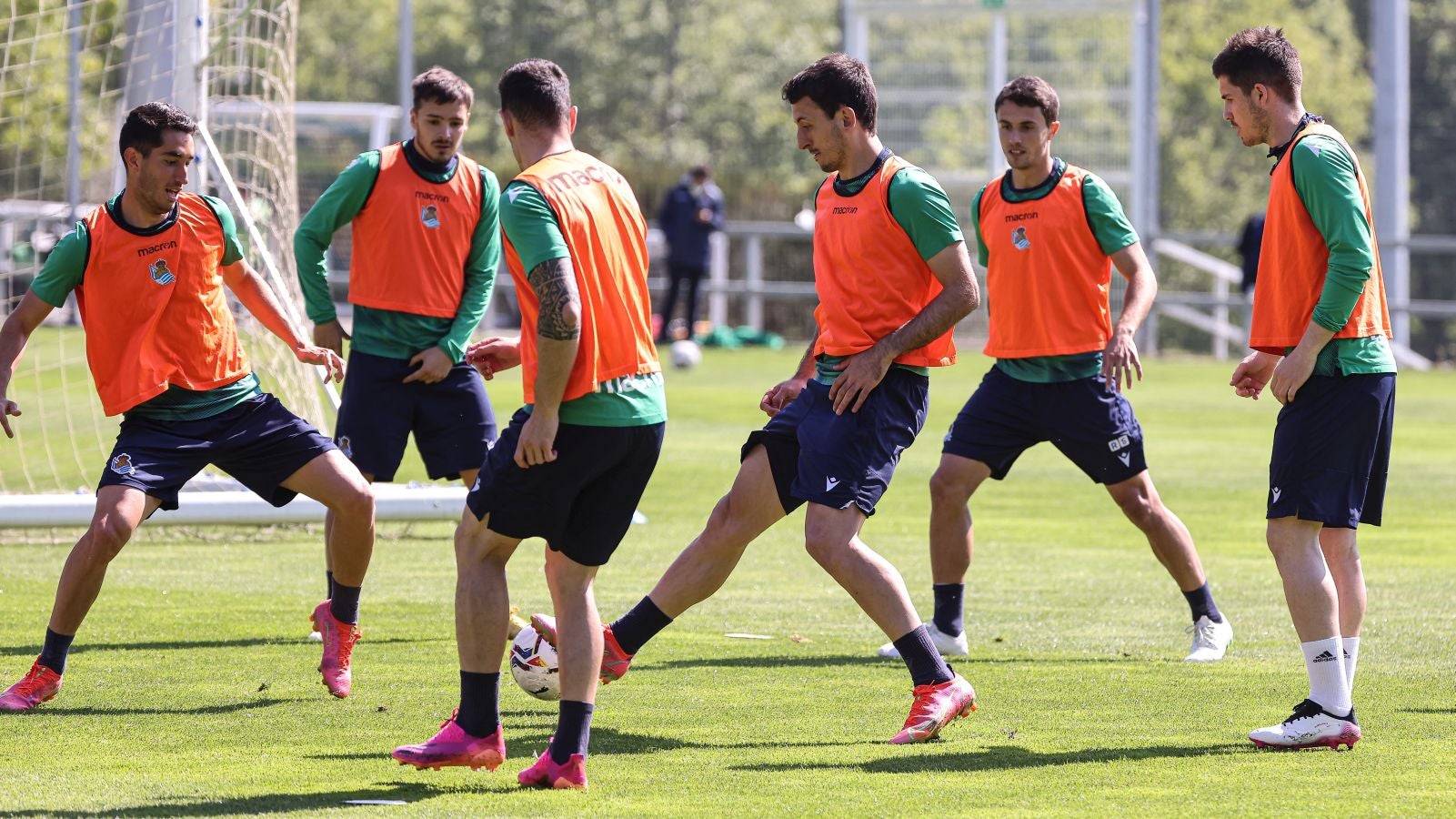 La plantilla ha realizado su último entrenamiento antes de medirse al conjunto vigués este jueves. Imanol no podrá contar con los lesionados Zaldua, Aihen y Merquelanz, además de Merino, Silva, Illarramendi, Sangalli y Moyá