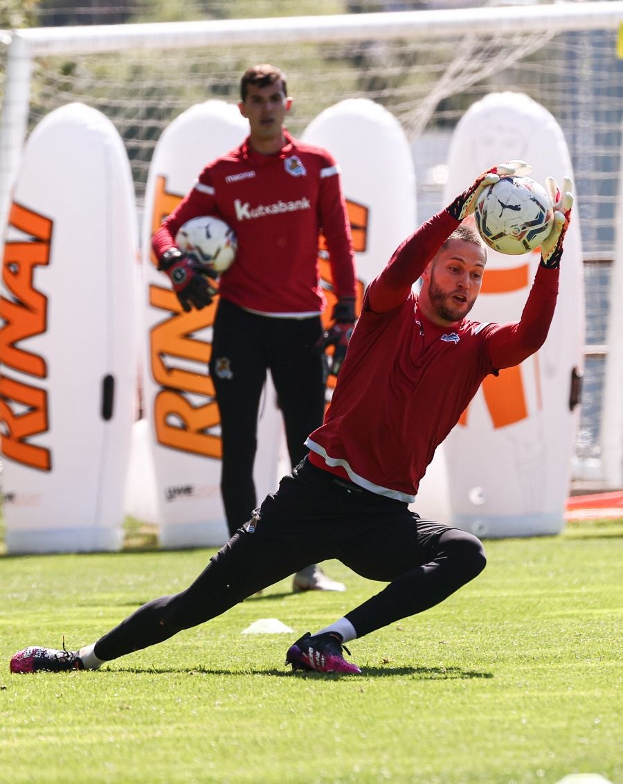 La plantilla ha realizado su último entrenamiento antes de medirse al conjunto vigués este jueves. Imanol no podrá contar con los lesionados Zaldua, Aihen y Merquelanz, además de Merino, Silva, Illarramendi, Sangalli y Moyá