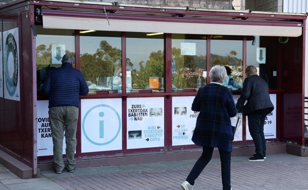 Euskadi recibe 98.280 dosis de Pfizer, la mayor remesa de vacunas hasta la fecha