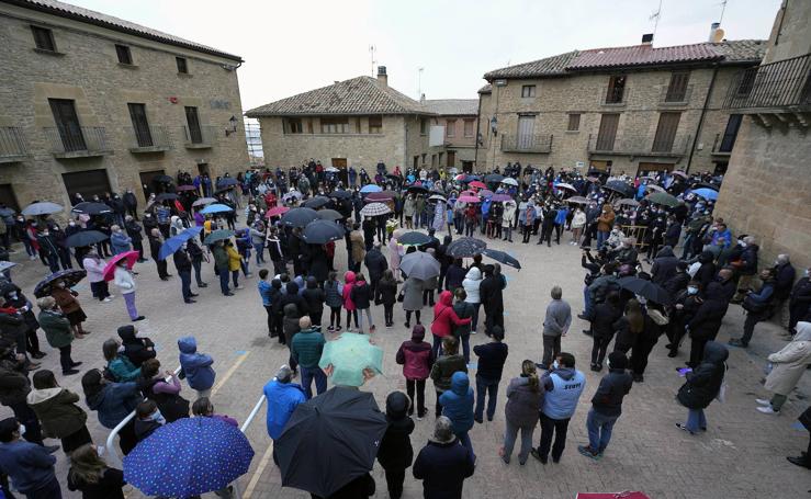 Homenaje en Artajona al periodista David Beriáin