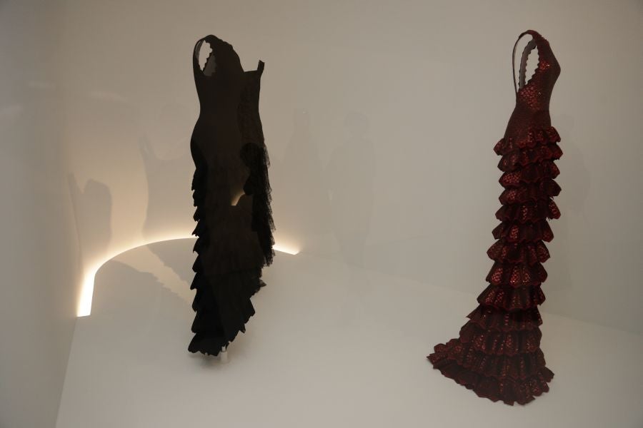 Creaciones de Alaïa y Balenciaga, nueva exposición en el museo de Getaria. 