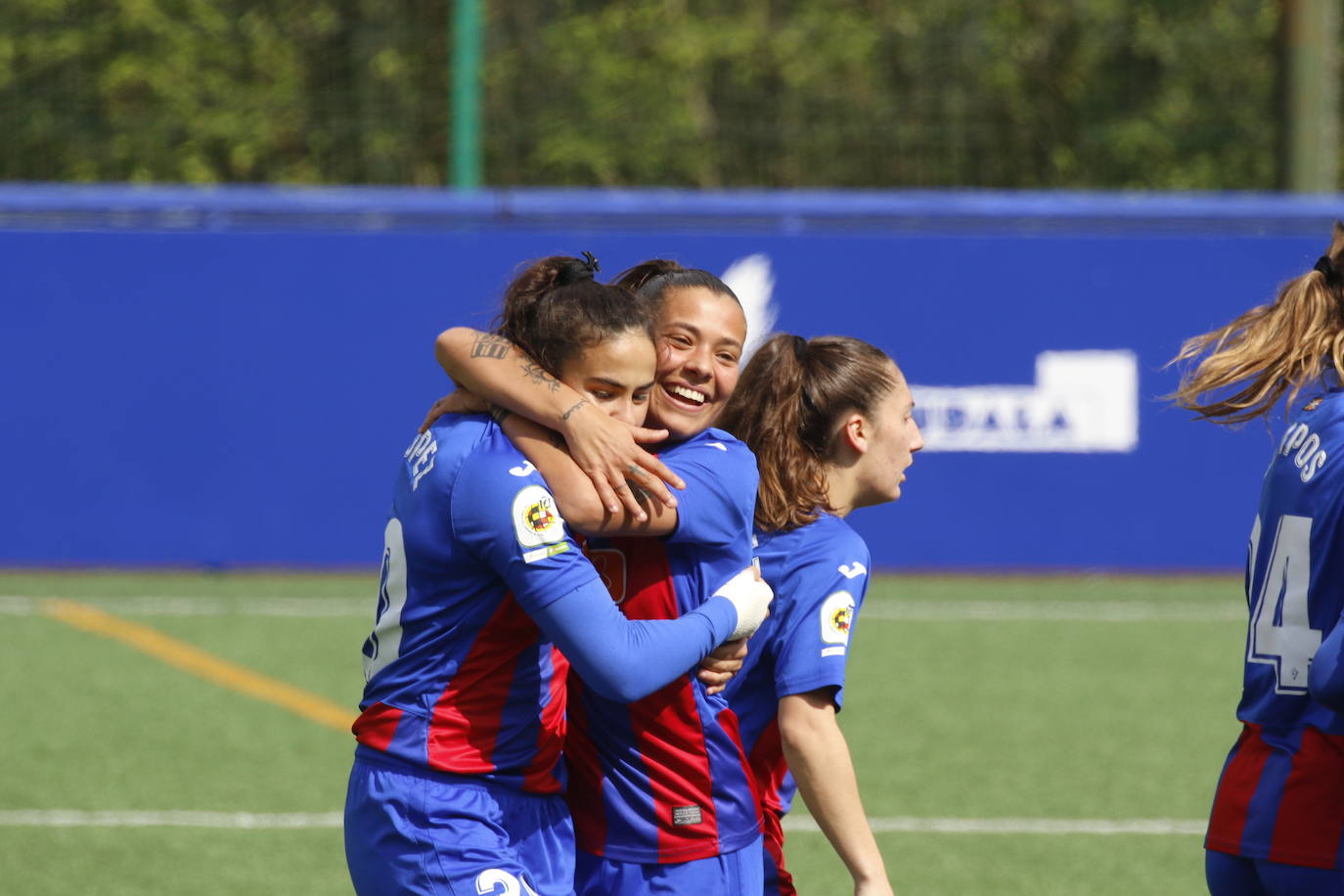 Jimena y Gantxegi han sido las goleadoras armeras. 