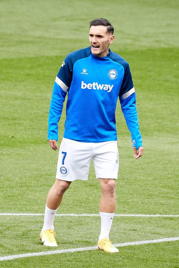 Los de Mendilibar obtienen su segunda victoria de la temporada en casa tras golear el Alavés. 