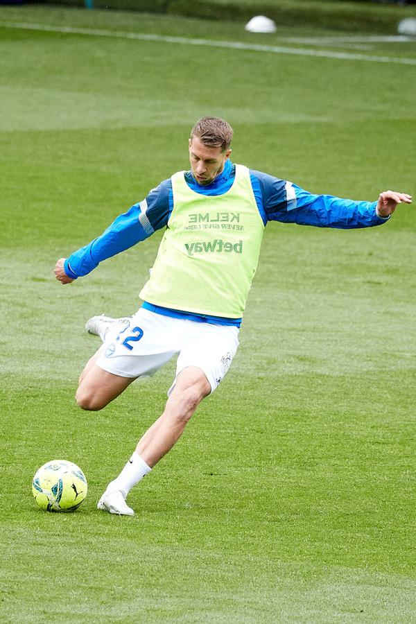 Los de Mendilibar obtienen su segunda victoria de la temporada en casa tras golear el Alavés. 