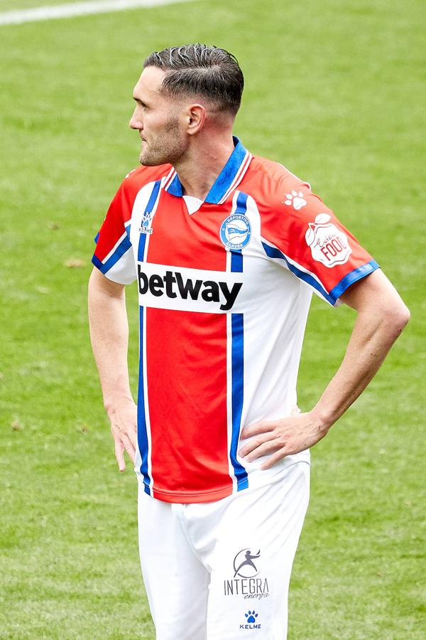 Los de Mendilibar obtienen su segunda victoria de la temporada en casa tras golear el Alavés. 