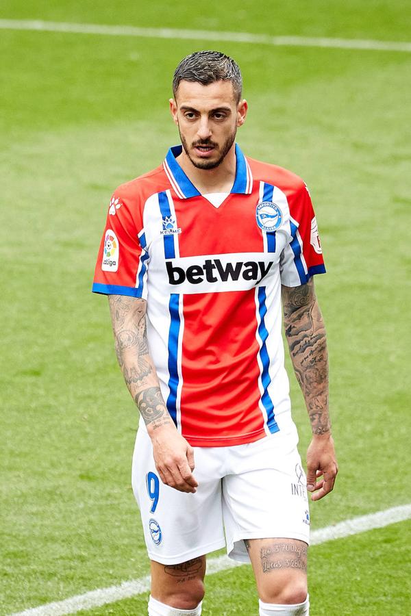 Los de Mendilibar obtienen su segunda victoria de la temporada en casa tras golear el Alavés. 