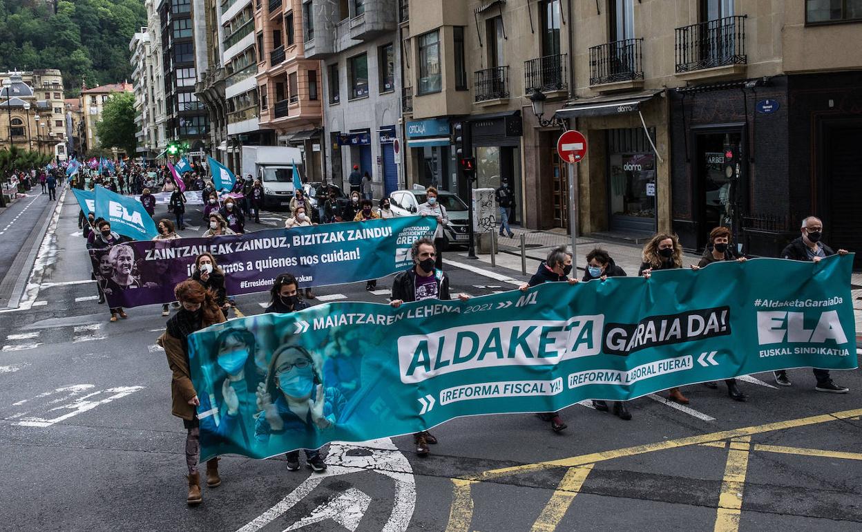Manifestación convocada por ELA en Alderdi Eder.