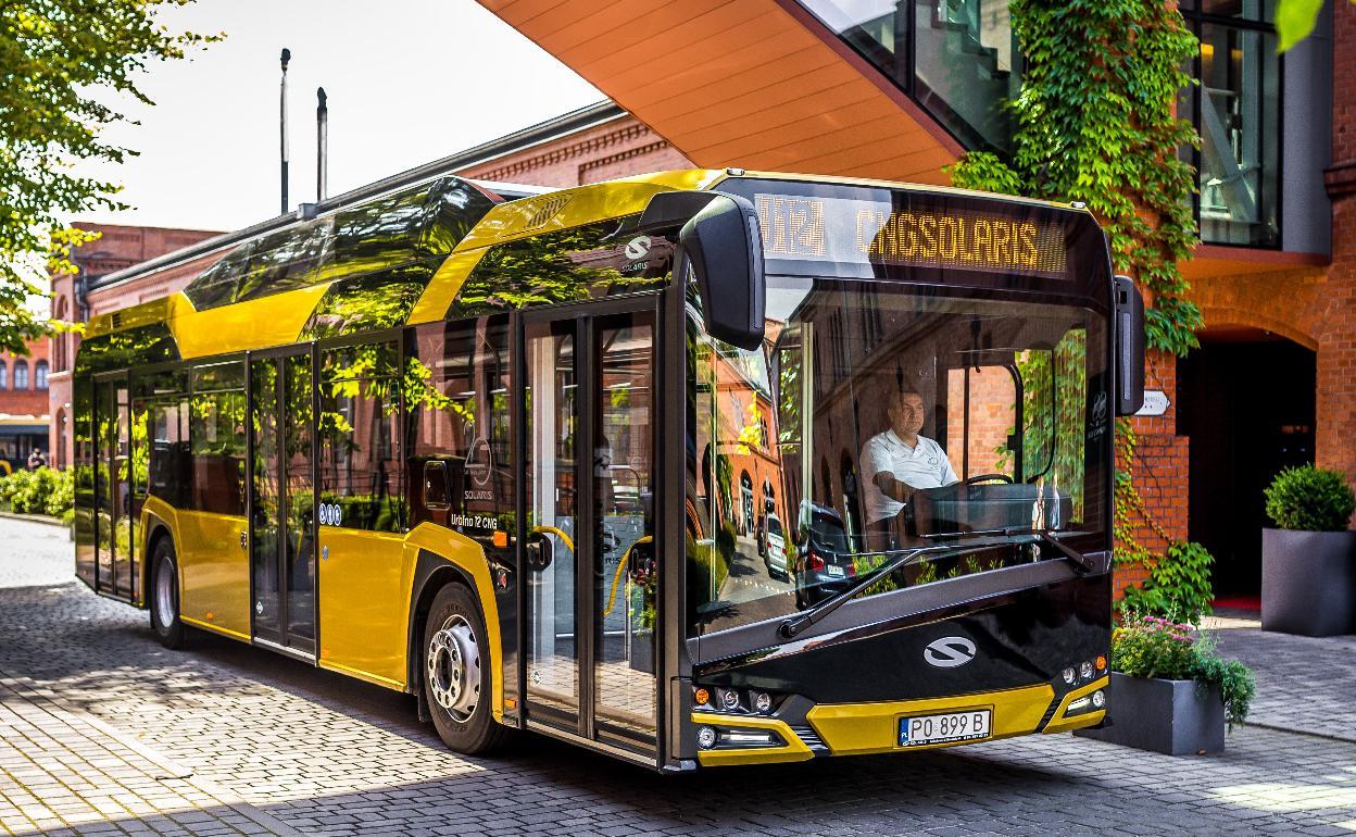 Solaris vende casi cinco autobuses cada día