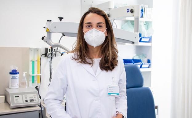 La doctora Paula Casallas, otorrinolaringóloga del Hospital Quirónsalud Donostia