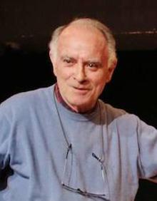 Imagen secundaria 2 - 'Un hombre duerme' fue su primera representación en 1965. Ensayo de la obra 'Baile de huesos'. Manolo Gómez. 