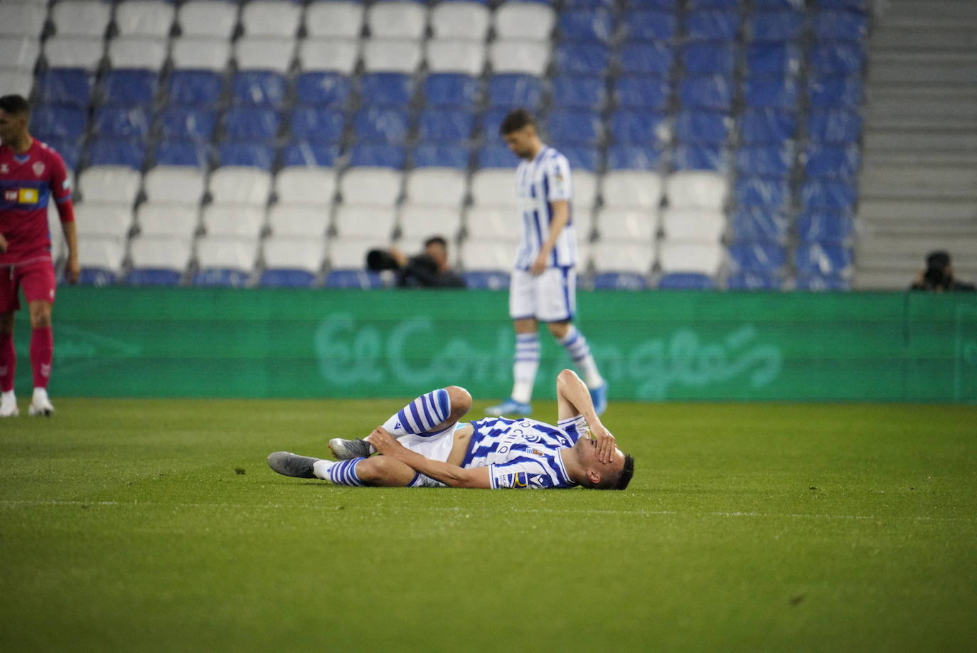 Fotos: Las mejores imágenes del Real Sociedad - Elche