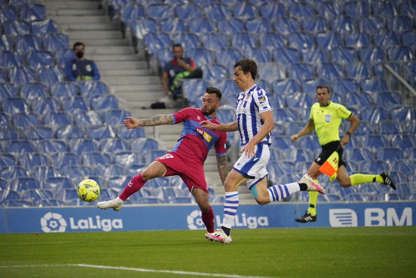 Fotos: Las mejores imágenes del Real Sociedad - Elche