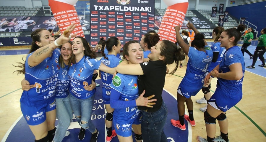 Las guipuzcoanas vuelven a levantar un título más y convertirse así por séptima vez en campeón de la Liga Guerreras Iberdrola. Para ello, solo tenían que sumar un punto, no obstante, el marcador ha terminado 30-20 para las locales. 