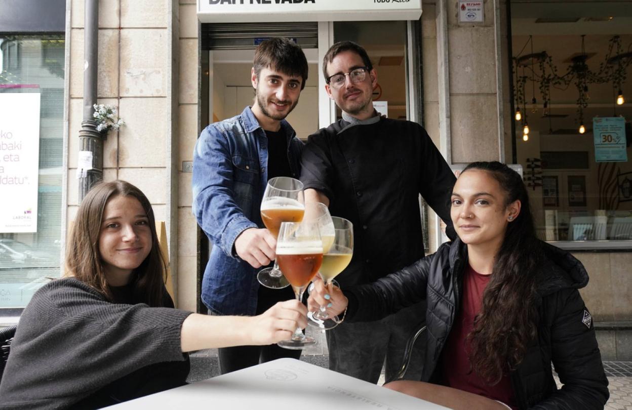 Bar Nevada, pasen y disfruten