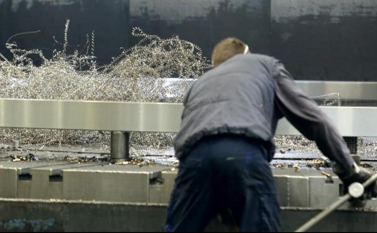 La industria es el sector que está tirando de la remontada en Euskadi. 