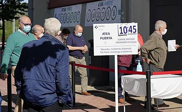 Euskadi registra apenas siete reacciones adversas por cada 1.000 dosis pinchadas