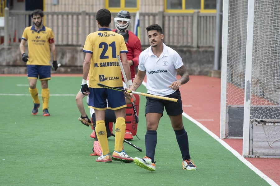 El Atlético ha perdido 1-2 contra el Jolaseta en Aiete. Una victoria les habría certificado su ascenso a la División de Honor A, la máxima categoría de hockey hierba. 
