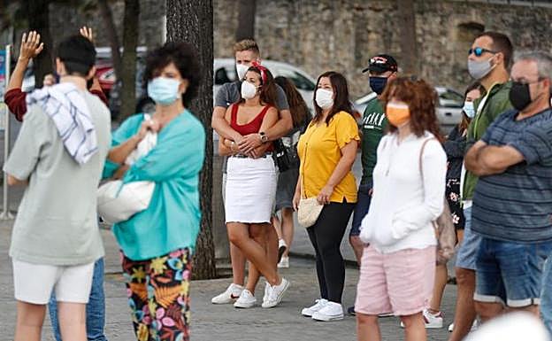 Coronavirus: «Hay que seguir usando mascarilla, la incidencia del virus es aún muy alta en Euskadi y no hay suficiente población inmunizada»