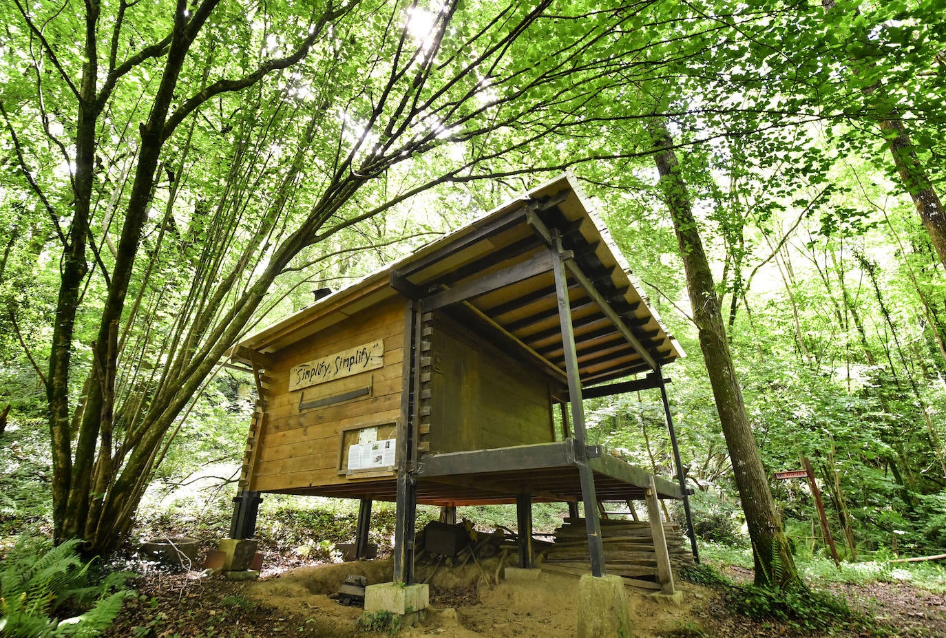 La jornada de los museos en Ur Mara, el espacio de Koldobika Jauregi que une en Alkiza naturaleza, pensamiento y arte, como un Chillida Leku silvestre.
