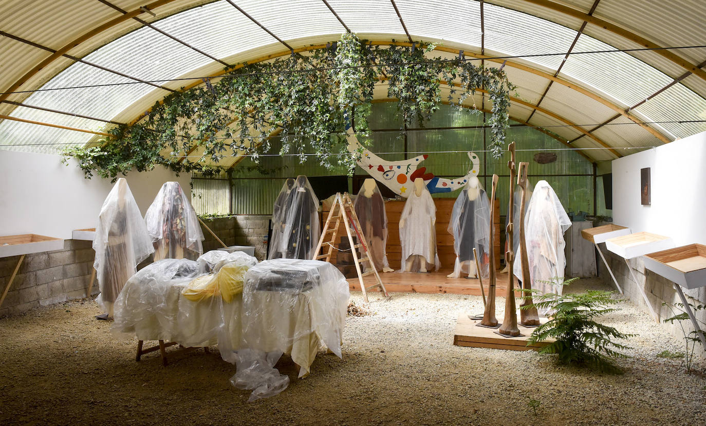 La jornada de los museos en Ur Mara, el espacio de Koldobika Jauregi que une en Alkiza naturaleza, pensamiento y arte, como un Chillida Leku silvestre.