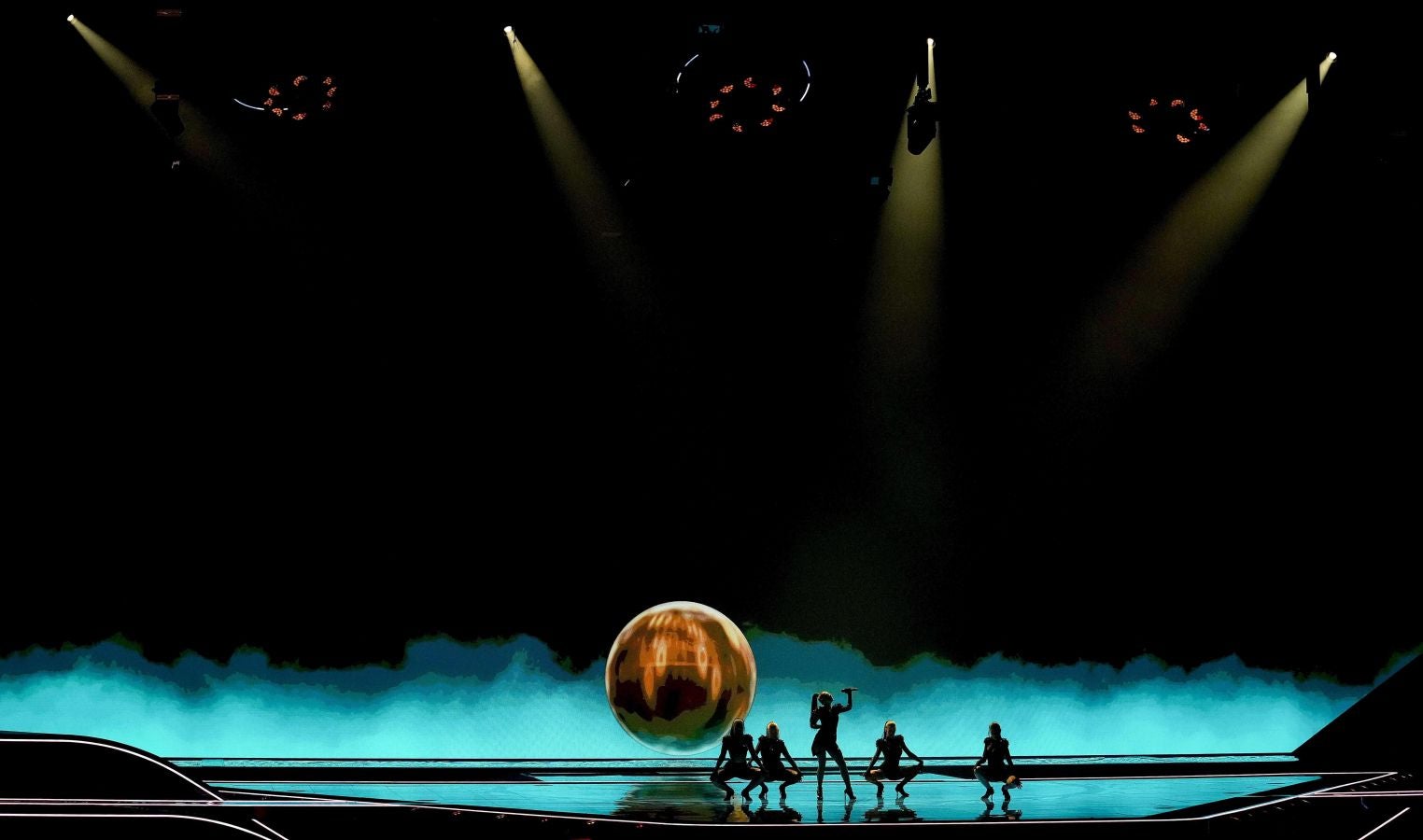 Malta, una de las favoritas, se convirtió en la gran protagonista de la primera semifinal de Eurovisión celebrada ayer ante 3.500 espectadores. El festival vuelve a escena este fin de semana tras la cancelación del año pasado por la pandemia del Covid-19. El representante de España en la final de este sábado será Blas Cantó con el tema 'Voy a quedarme'.