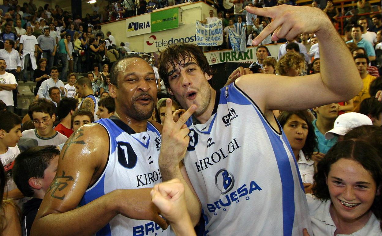 Devin Smith y David Doblas, en el ascenso del 2006. 