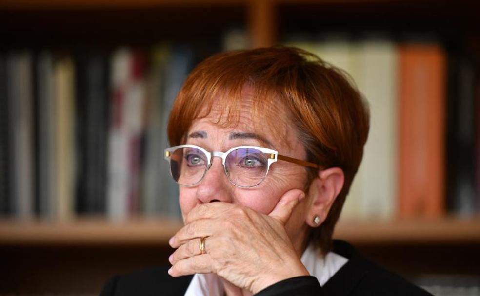 Amaia Guridi se emociona, no puede contener las lágrimas. 