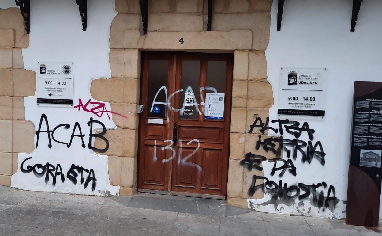 Goia denuncia pintadas a favor de ETA y contra la Policía en la tenencia de alcaldía de Altza